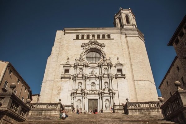 Tours to Catalonia. Guided tour of Girona with an English-speaking guide