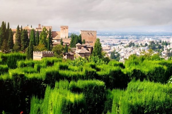 Vacaciones a Andalucía. Visitar Alhambra con guía y entradas incluidas.