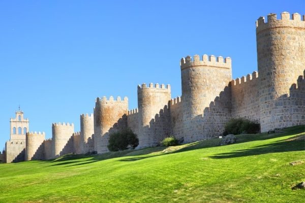 Tours to Europe. Visit the medieval city of Avila