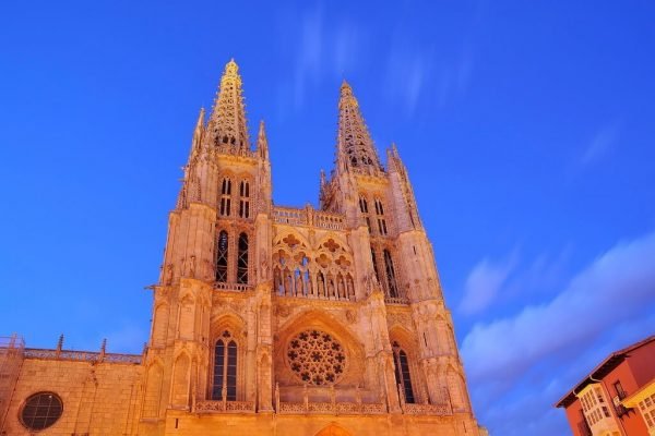 Circuitos a Europa. Visitar la Catedral de Burgos con guía en español