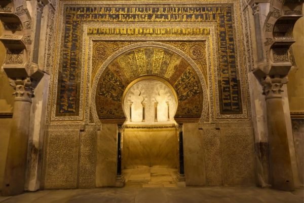 Visitez la mosquée de Cordoue en Andalousie. Voyage en Espagne.