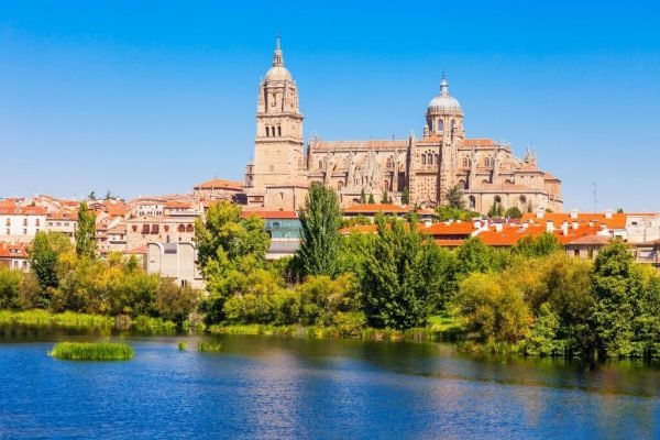 Voyage en Espagne. Visitez Salamanque avec un guide touristique