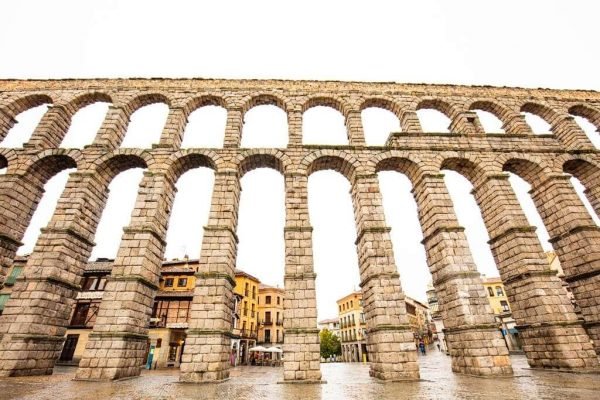 Tours naar Spanje. Excursie naar Segovia met Nederlandssprekende reisleiding