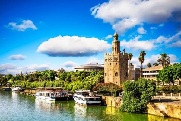 Packages to Andalusia. Visit Torre de Oro in Seville with guide