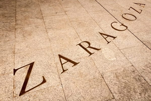 Viajes a Zaragoza desde España. Visita de Zaragoza con guía en español.