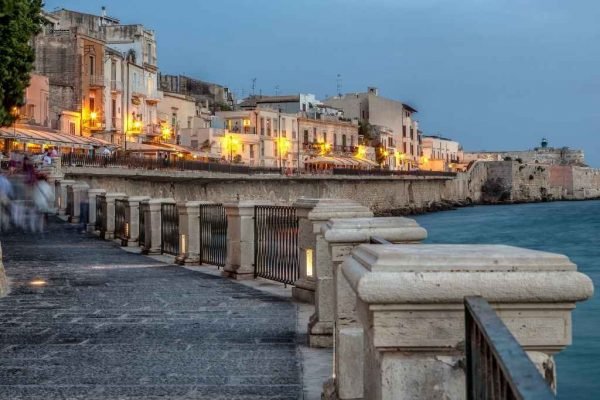 Tours a Italia y Sicilia - Visitar Siracusa y Noto con guía de habla hispana
