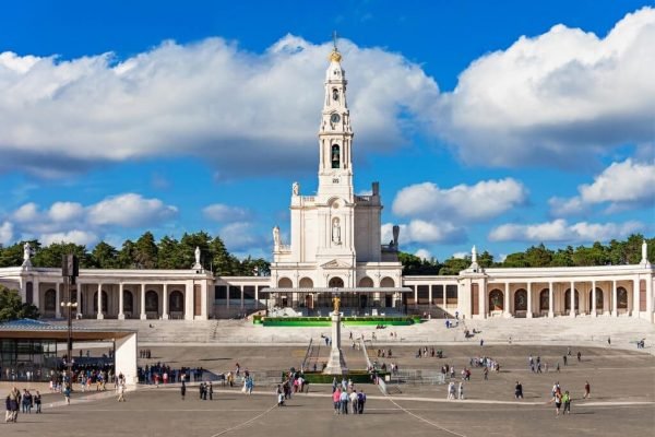 Tours to Europe from Portugal. Visit Fatima with an experienced local guide