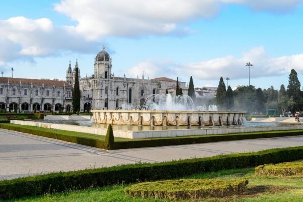 Topaanbiedingen vakantie naar Europa vanuit Portugal. Bezoek Lissabon met een gids 
