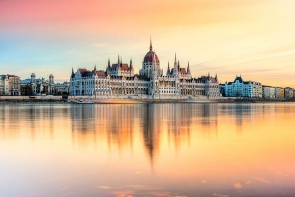Paquetes a Europa con guía en español. Visitar Budapest, Hungría y paseo en barco por el Danubio