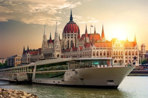 Viajes a Europa con guía en español. Visitar Budapest, Hungría y paseo en barco por el Danubio