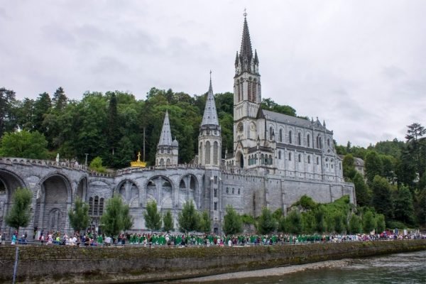 Viajes a Francia - Visitar el Santuario de Lourdes