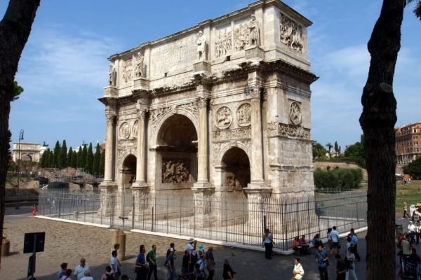 Paquetes turísticos a Europa. Tours a Italia. Visitar Roma con guía de habla hispana.