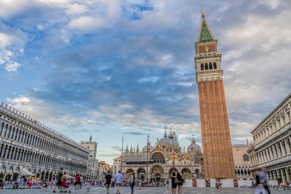 Circuitos por Europa desde Italia. Visitar Venecia con guía de habla hispana